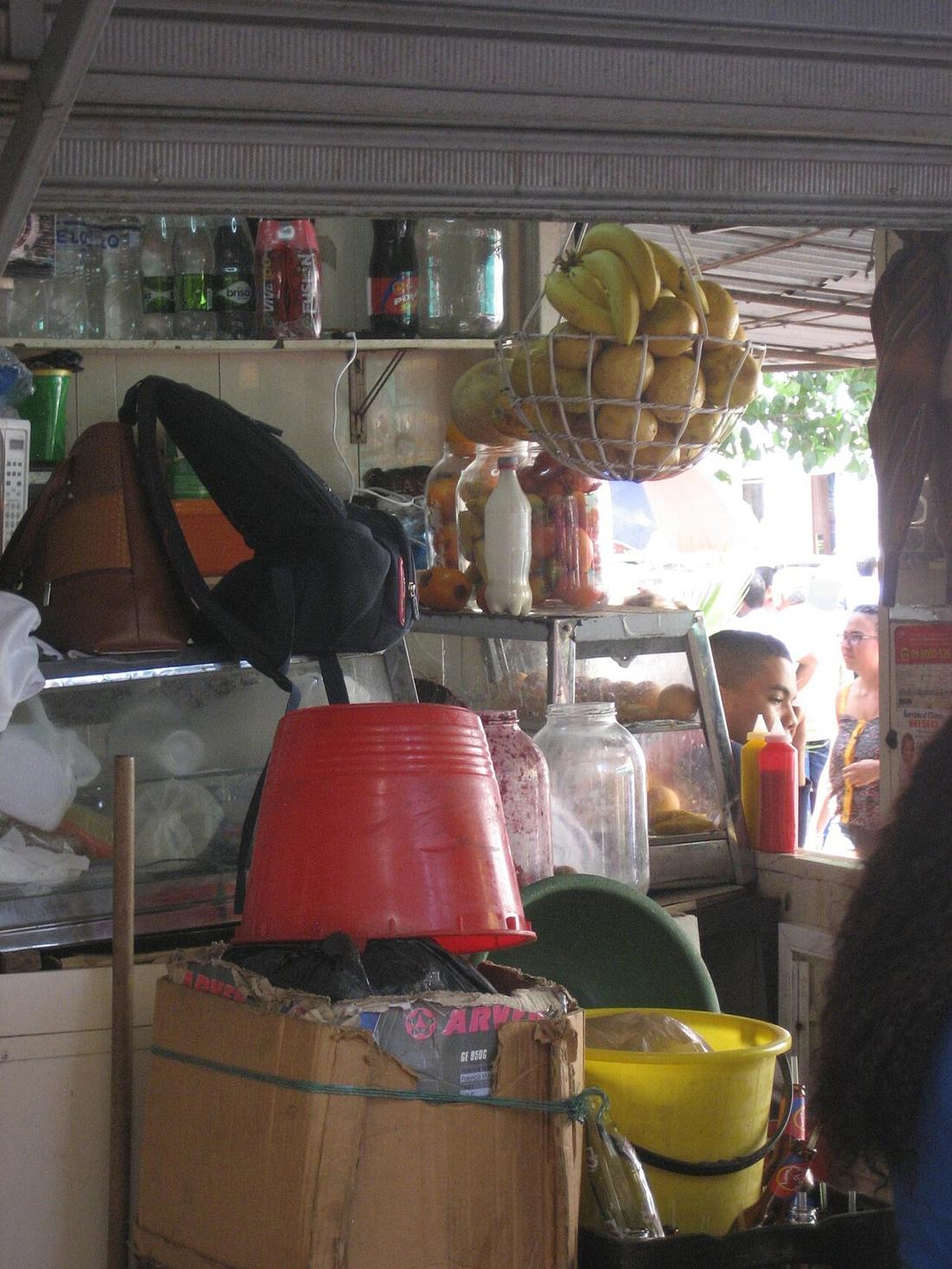 A small shop, Cartagena, Colombia (24214440349)